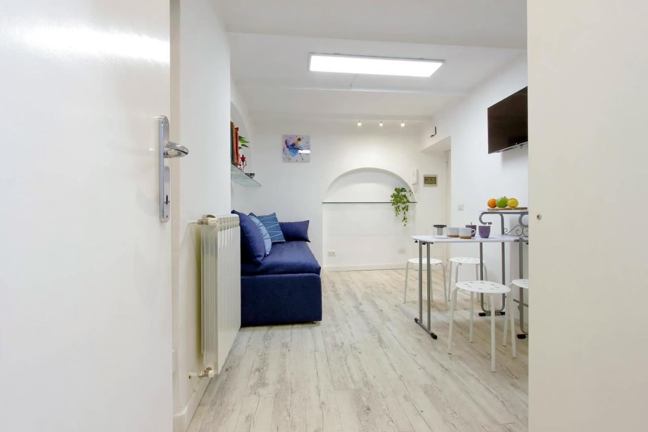 Ych-Confortevole Suite Al Colosseo Roma Exterior foto
